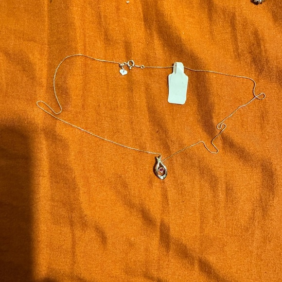 Elegant 18k Japan white gold and Dancing Ruby Pendant Necklace - Picture 2 of 6